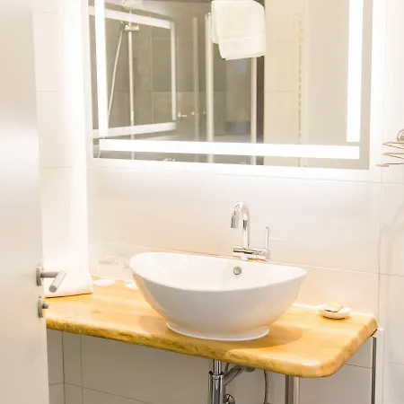 בית הארחה Bruengers 4*